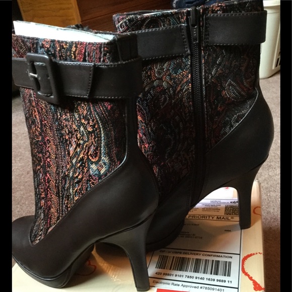 🆕 Anne Michelle Vintage Tapestry Boots, Sz  8 - Picture 3 of 6